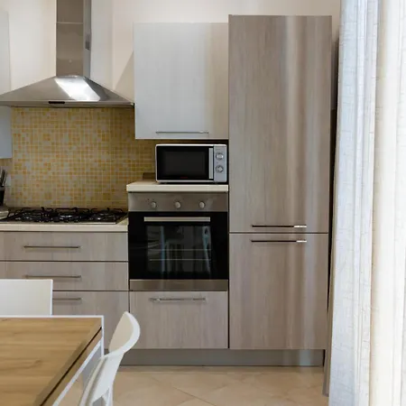 Porto - Elegante Con Apartman Livorno